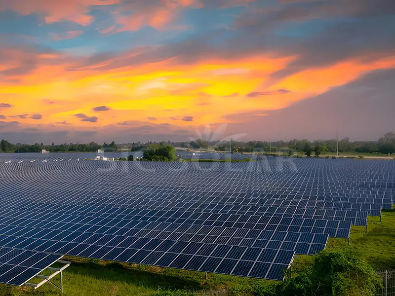 100MW markmonterade solpanelsystem i USA